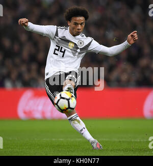 Leroy sane (Germania). GES/ Fussball/ Freundschaftsspiel: Inghilterra - Germania, 10.11.2017 Calcio: Partita amichevole: Inghilterra vs Germania, Londra, 10 novembre 2017 |utilizzo in tutto il mondo Foto Stock