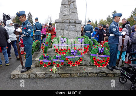 Burnaby, BC, Canada. 11 Novembre, 2017. Giorno del Ricordo nella metropolitana di Vancouver. Credito: Maria Janicki/Alamy Foto Stock