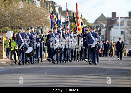 Ricordo il servizio presso il Southend cenotafio in Cliff Gardens, Clifftown Parade si affaccia l'estuario del Tamigi a Southend on Sea, Essex. Ricordo la domenica Foto Stock