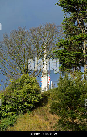 Ricordo il servizio presso il Southend cenotafio in Cliff Gardens, Clifftown Parade si affaccia l'estuario del Tamigi a Southend on Sea, Essex. Ricordo la domenica Foto Stock