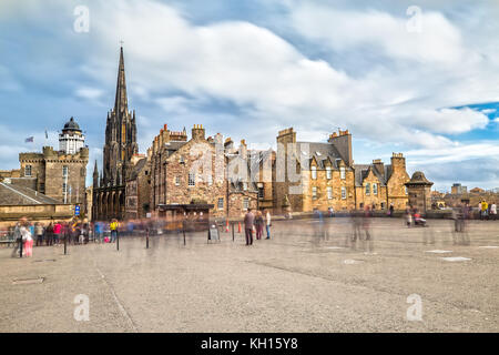 Il Royal Mile e il mozzo in Edinburgh Foto Stock