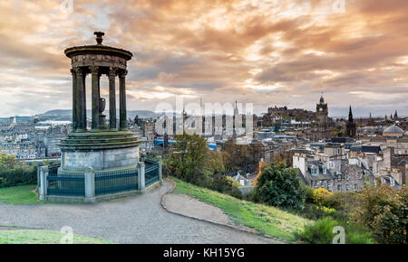 Vista sulla città da Carlton Hill al tramonto Foto Stock