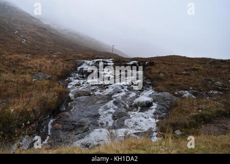 Cascate gelate in Glen Etive in inverno Foto Stock