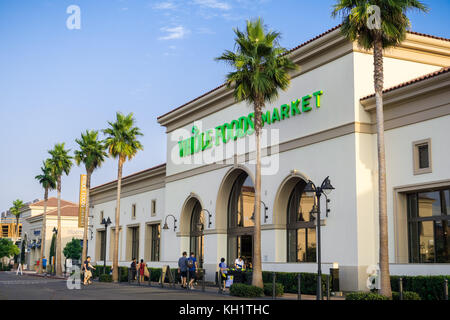 2 settembre 2017 Santa Clara/CA/USA - La gente lo shopping al Whole Foods supermercato si trova a Santa Clara Square Marketplace , South San Francisco Foto Stock