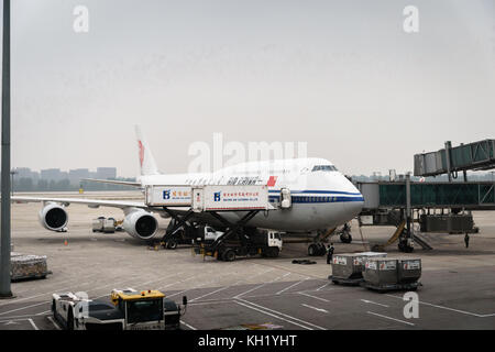 Pechino, Cina - ottobre 2017: air china airbus è atterrato all aeroporto di Pechino in Cina. air china è la compagnia di bandiera della Repubblica popolare cinese Foto Stock