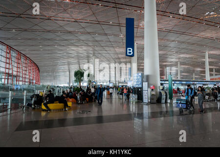 Pechino, Cina - ottobre 2017: Terminal dell'aeroporto internazionale di Pechino capitale in Cina. L'aeroporto internazionale di Pechino capitale è l'aeroporto principale Foto Stock
