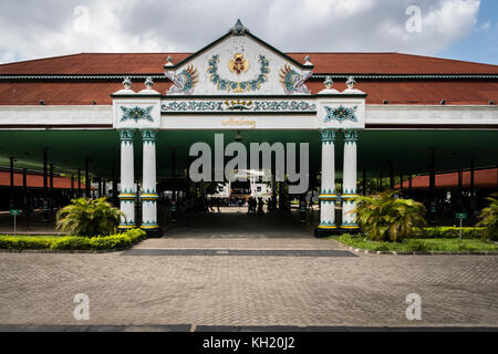 Yogyakarta, Indonesia - ottobre 2017: all'interno di kraton palace, il royal Grand Palace a Yogyakarta, Indonesia. kraton Palace è un punto di riferimento Foto Stock