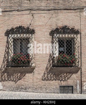 Jesi (Ancona, marche, Italia): edifici della città storica. antico palazzo Foto Stock