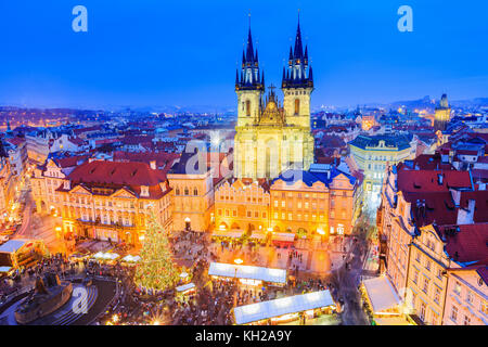 Praga, Repubblica ceca repubilc. mercatino di Natale in piazza della città vecchia. Foto Stock