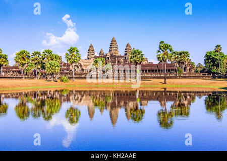 Angkor Wat, Cambogia. Vista dal davanti al lago. Foto Stock