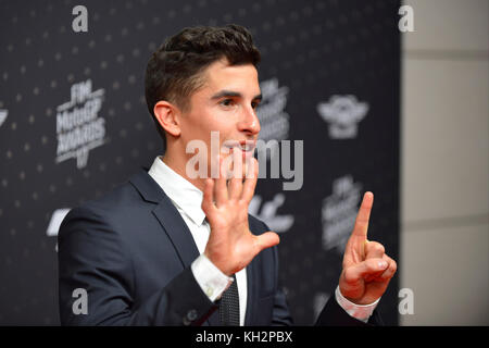 Valencia, Spagna. 12 novembre 2017. Marc Marquez durante la cerimonia di premiazione FIM dopo il Gran Premio Motul de la Comunitat Valenciana, al Palacio de Congresos di Valencia, Spagna. Domenica 12 novembre 2017. Crediti: Gtres Información más Comuniación on line, S.L./Alamy Live News Foto Stock