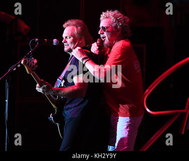 Pompano Beach FL, Stati Uniti. 12th novembre 2017. Il Circolo si esibisce al Pompano Beach Amphitheater il 12 novembre 2017 a Pompano Beach, Florida. Credito: Mpi04/Media Punch/Alamy Live News Foto Stock