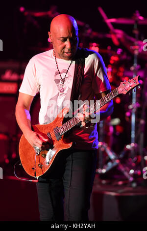 Pompano Beach FL, Stati Uniti. 12th novembre 2017. Il Circolo si esibisce al Pompano Beach Amphitheater il 12 novembre 2017 a Pompano Beach, Florida. Credito: Mpi04/Media Punch/Alamy Live News Foto Stock