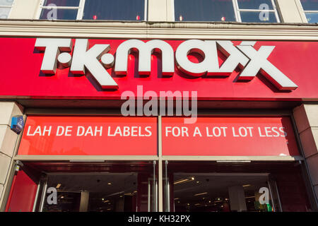 Esterno di TK Maxx, 20 Charing Cross Road, Londra, WC2, Regno Unito Foto Stock