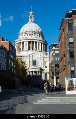 Peter's Hill un passaggio pedonale che conduce dal Tamigi alla Cattedrale di San Paolo, London EC4, Regno Unito Foto Stock