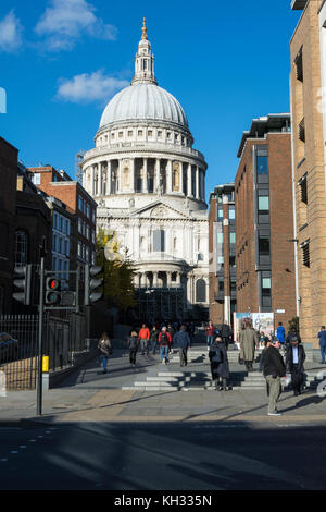 Peter's Hill un passaggio pedonale che conduce dal Tamigi alla Cattedrale di San Paolo, London EC4, Regno Unito Foto Stock