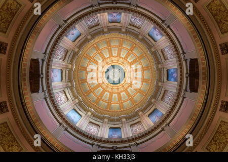 Cupola interna dalla rotonda pavimento del Michigan State Capitol in Lansing, Michigan Foto Stock