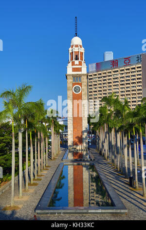 La torre dell orologio sul fronte mare di Tsim Sha Tsui a Hong Kong, Cina Foto Stock