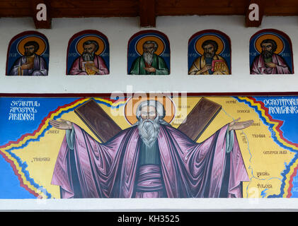 Umorismo monastero. Nuovo murales sulla parete della nuova chiesa, Romania. Foto Stock