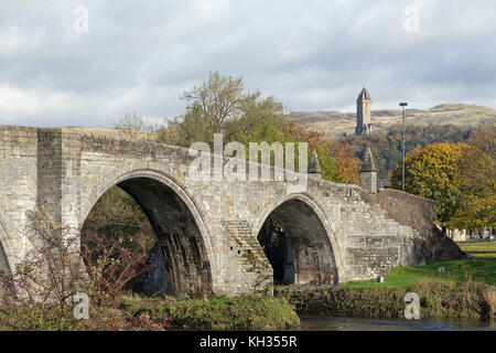 Ponte di Stirling e Wallace Monument, Stirling, Scozia, Gran Bretagna Foto Stock