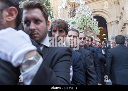 Ogni anno nel mese di settembre in Málaga il giorno della Virgen de la Victoria è celebrata il 8 settembre quando la processione si svolge. Foto Stock