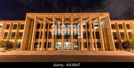 La casa del parlamento, Perth a notte. Situato sulla terrazza del raccolto in West Perth, Western Australia. è la sede del parlamento del Western Australia. Foto Stock