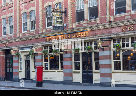 Il vecchio mercato del pesce Pub & Ristorante, Baldwin Street, Città Vecchia, Bristol, Inghilterra, Regno Unito Foto Stock