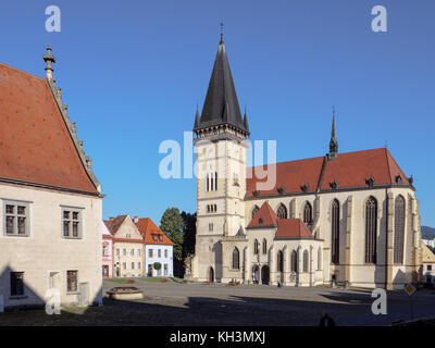 Antico municipio e chiesa gotica di San Ägidius-bazilika sv.Egidia, Bardejov, Presovsky kraj, Slovacchia, Europa, patrimonio mondiale dell'UNESCO Foto Stock