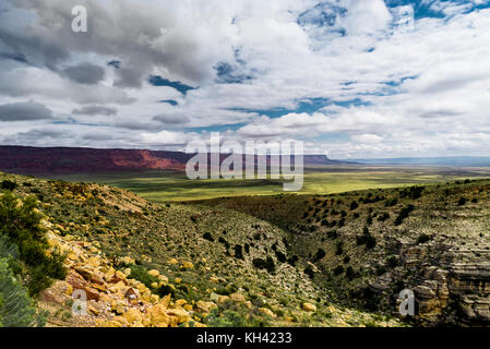 Vista verso la scogliera vermillion Arizona USA Foto Stock