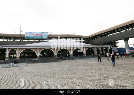 Mira Road East Stazione ferroviaria, Mumbai, Maharashtra, India, Asia Foto Stock