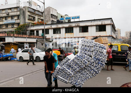 Masjid bunder stazione ferroviaria, Mumbai, Maharashtra, India, Asia Foto Stock