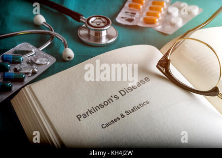 Libro aperto del morbo di parkinson, immagine concettuale Foto Stock