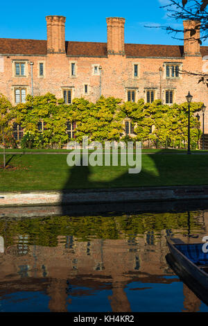 Magdalene College oltre il fiume Cam, Università di Cambridge, Cambridgeshire, Inghilterra, Regno Unito. Foto Stock