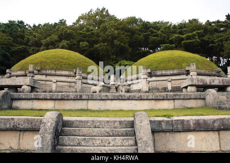 Tombe dei re Kongmin (konmin-van) e regina noguk, dinastia koryo, xiv secolo mausoleo, haeson-ri, kaesong city, la corea del nord (DPRK). Unesco World h Foto Stock