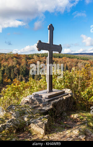Blick auf das eiserne Kreuz der Maegdetrappe Foto Stock