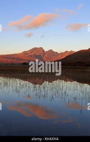 Vista di bla bheinn da loch cil chriosd prese nelle prime ore del mattino Foto Stock
