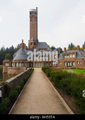 Jachtslot sint hubertus in hoenderloo è uno degli edifici più importanti nei Paesi Bassi ed è stata progettata per il kroller-muller familiari da famo Foto Stock