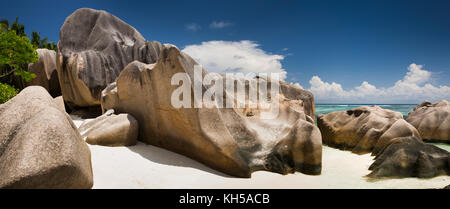 La Seychelles, La Digue, L'Union Station Wagon, rocce ad Anse Source d'Argent beach, panoramica Foto Stock