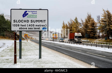 Slochd summit con la prima neve dell'inverno 2017. Foto Stock