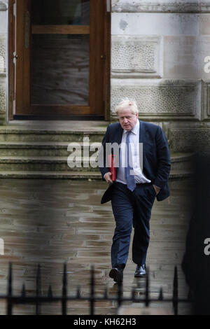 Londra, Regno Unito. 14 novembre, 2017. Boris johnson mp, segretario di Stato per gli affari esteri e del commonwealth, arriva al 10 di Downing Street per una riunione del gabinetto. Credito: mark kerrison/alamy live news Foto Stock