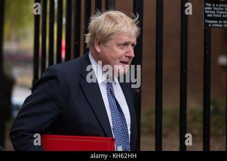 Londra, Regno Unito. 14 novembre, 2017. Boris johnson mp, segretario di Stato per gli affari esteri e del commonwealth, arriva al 10 di Downing Street per una riunione del gabinetto. Credito: mark kerrison/alamy live news Foto Stock