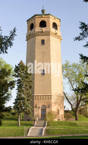 1928 a forma di ottagono Highland Park Water Tower in Saint Paul, Minnesota è stato progettato dagli architetti Clarence W. Wigington (il primo afro-americano di mu Foto Stock