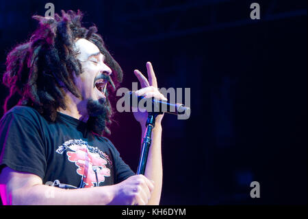 I Counting Crows si esibiscono presso lo Stone Pony di Asbury Park, New Jersey, il 9 giugno 2012. Credito: Kristen Driscoll/Mediapunch Inc. Foto Stock