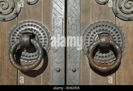 Porte battenti, Cattedrale di Lisbona Foto Stock