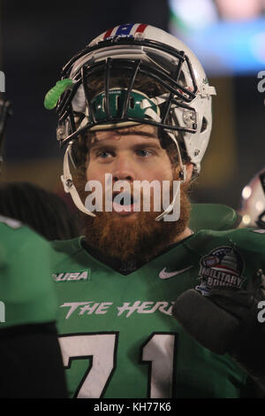 Annapolis, MD - 27 DICEMBRE: Azione di gioco durante il Military Bowl 2013 presso il Navy-Marine Corps Memorial Stadium di Annaplois, Maryland, il 27th dicembre 2013, dove Marshall vinse il Military Bowl del Maryland 2013 con un punteggio di 31-20. Credito: mpi34/MediaPunch Inc. Foto Stock