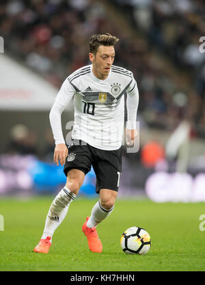 Londra, Grossbritannien. 10 novembre 2017. Mesut OEZIL (Ozil, GER) Aktion, Fussball Laenderspiel, Freundschaftsspiel, Inghilterra (ENG) - Germania (GER) 0:0, AM 10.11.2017 a Londra/ Grossbritannien. |utilizzo del credito mondiale: dpa/Alamy Live News Foto Stock