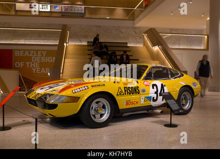Londra, Regno Unito. Xiv nov, 2017. ferrari mostra 'sotto la pelle " presso il Design Museum di Londra: la Ferrari 365 GTB/4 'daytona' 1973 credit: ilpo musto/alamy live news Foto Stock
