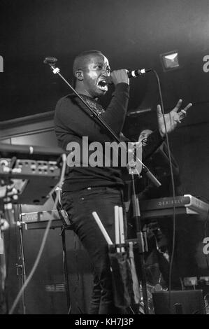 Birmingham, Regno Unito. 13 novembre, 2017. spiegazione giocare una ripianificazione della data a Birmingham Hare & Hounds. © ken harrison/alamy live news Foto Stock