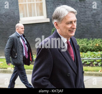 Londra, Regno Unito. Xiv Nov, 2017. Philip Hammond, Cancelliere di Philip Hammond lascia Downing Street Credit: Ian Davidson/Alamy Live News Foto Stock