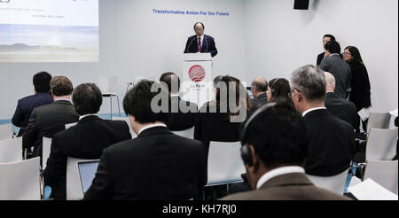 Bonn, Germania. Xv Nov, 2017. Masaharu Nakagawa, ministro dell'ambiente del Giappone al COP23 Figi conferenza di Bonn, in Germania il 15 novembre 2017. COP23 è organizzato dalla convenzione quadro delle Nazioni Unite per i cambiamenti climatici. Credito: Dominika Zarzycka/Alamy Live News Foto Stock